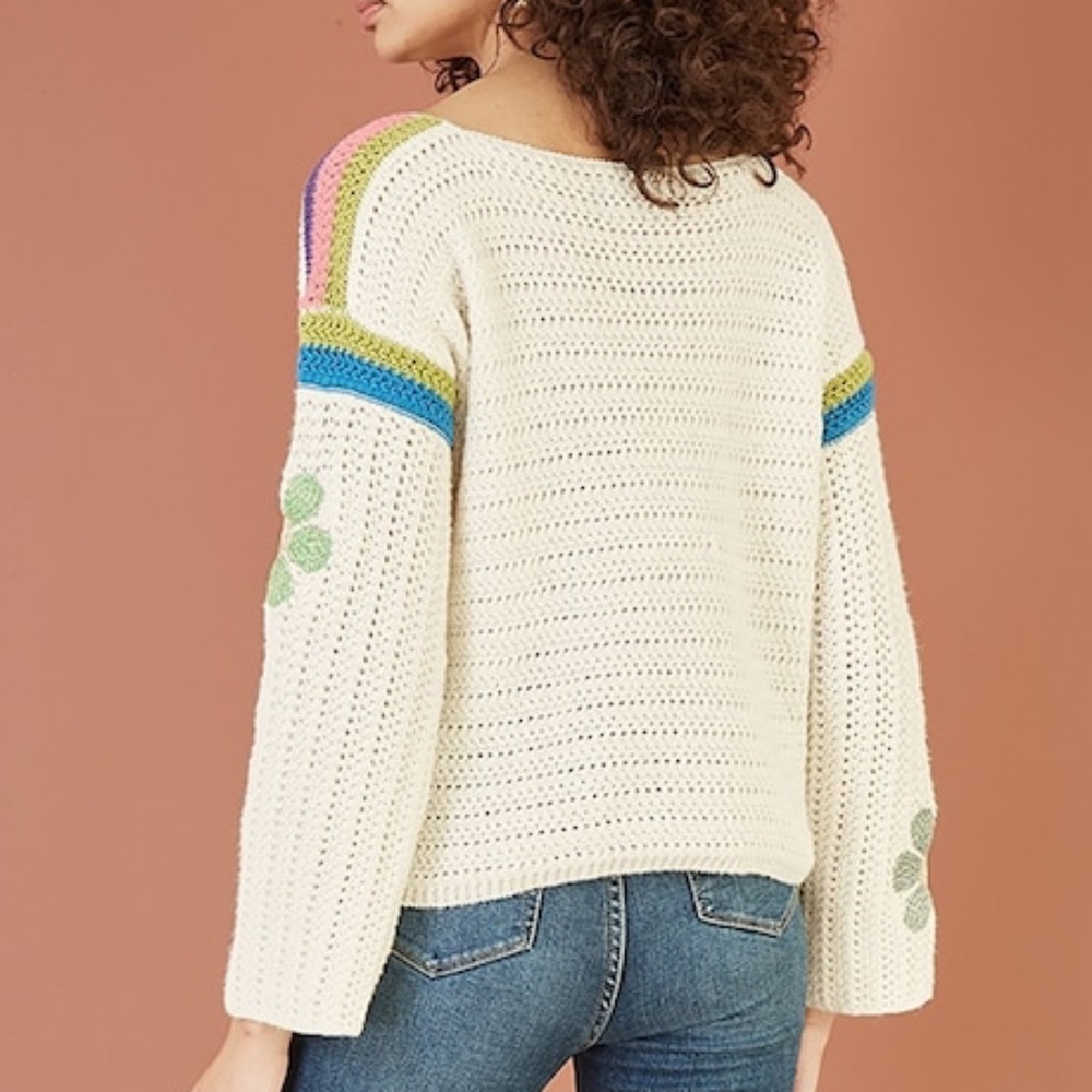 mello white crocheted sweater with bold embroidered flowers - Picture 6 of 9